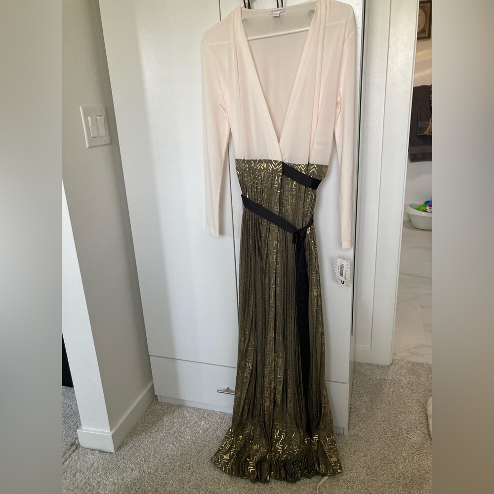 Gorgeous DeAnne Elegant dress from Lularoe. Size small and brand new with tags.